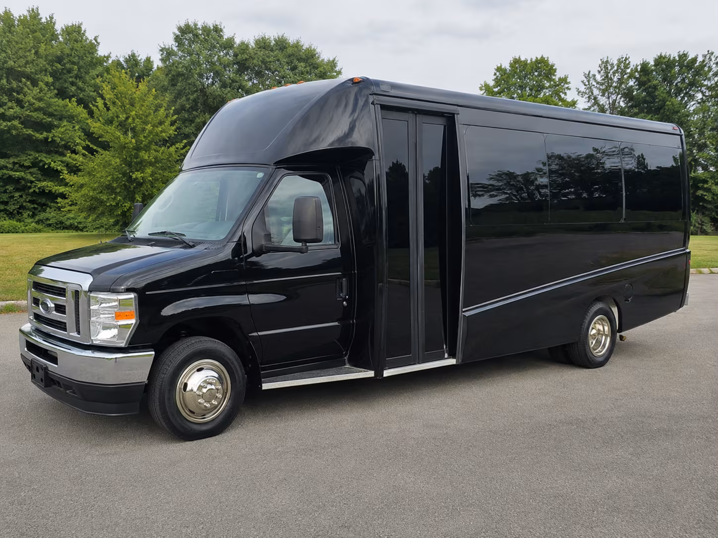 asheville rent a bus for a meeting or corporate event in asheville