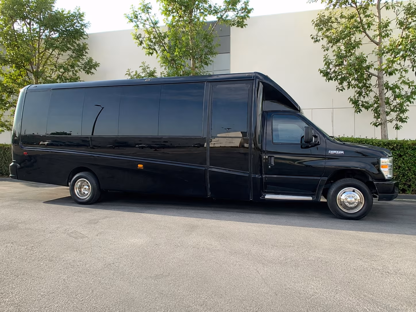 bristol motor speedway race weekend bus rentals the smartest way to get your group to the track