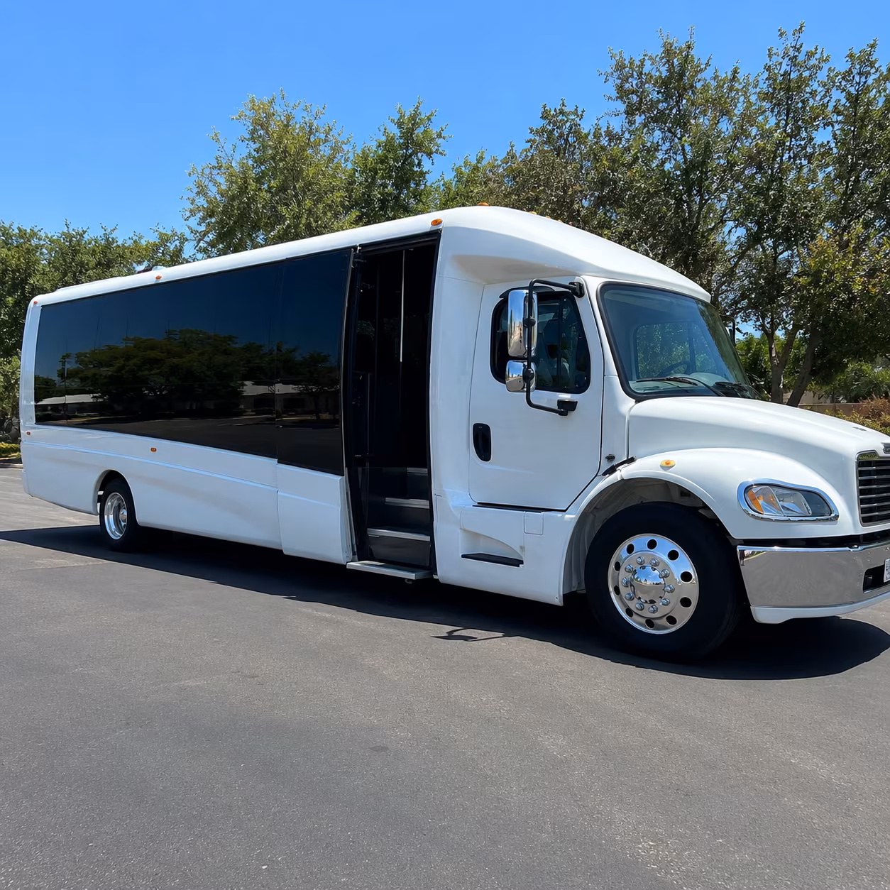 how the distance and duration of your trip affect charter bus rates in kingsport