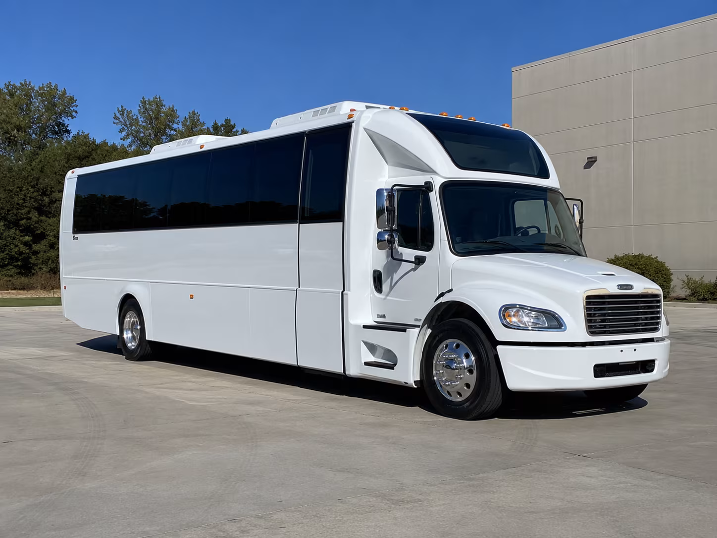 kingsport 28 passenger party bus